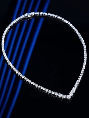 Moissanite Elegance GRA Certified Aprox 20 Carats